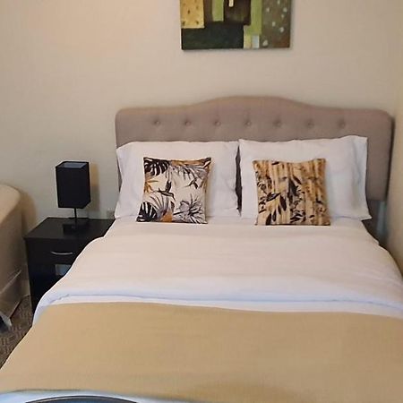 Hastings Towers 4D - Studio Apt Opp Beach Μπριτζτάουν Εξωτερικό φωτογραφία