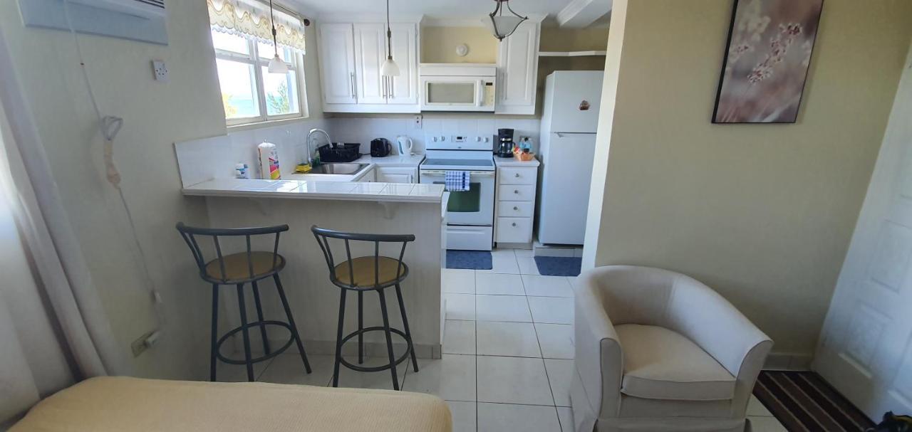 Hastings Towers 4D - Studio Apt Opp Beach Μπριτζτάουν Εξωτερικό φωτογραφία