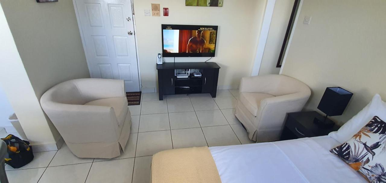 Hastings Towers 4D - Studio Apt Opp Beach Μπριτζτάουν Εξωτερικό φωτογραφία