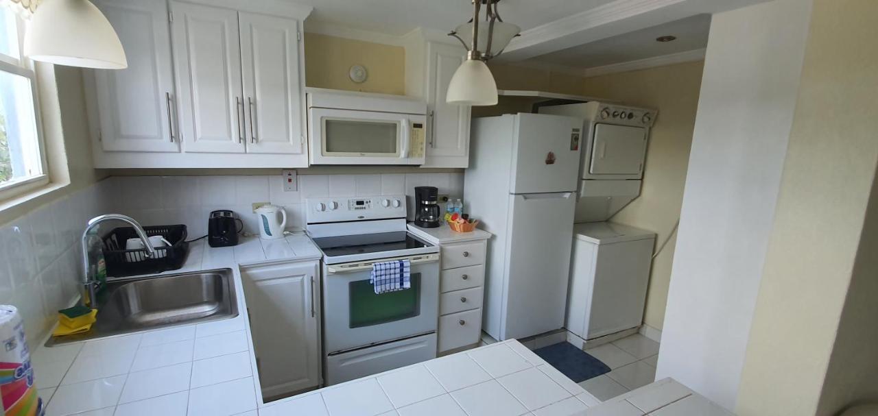 Hastings Towers 4D - Studio Apt Opp Beach Μπριτζτάουν Εξωτερικό φωτογραφία