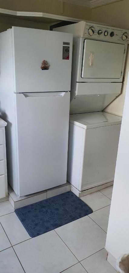 Hastings Towers 4D - Studio Apt Opp Beach Μπριτζτάουν Εξωτερικό φωτογραφία
