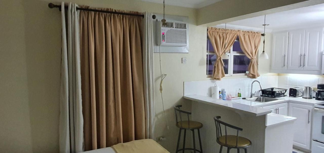 Hastings Towers 4D - Studio Apt Opp Beach Μπριτζτάουν Εξωτερικό φωτογραφία