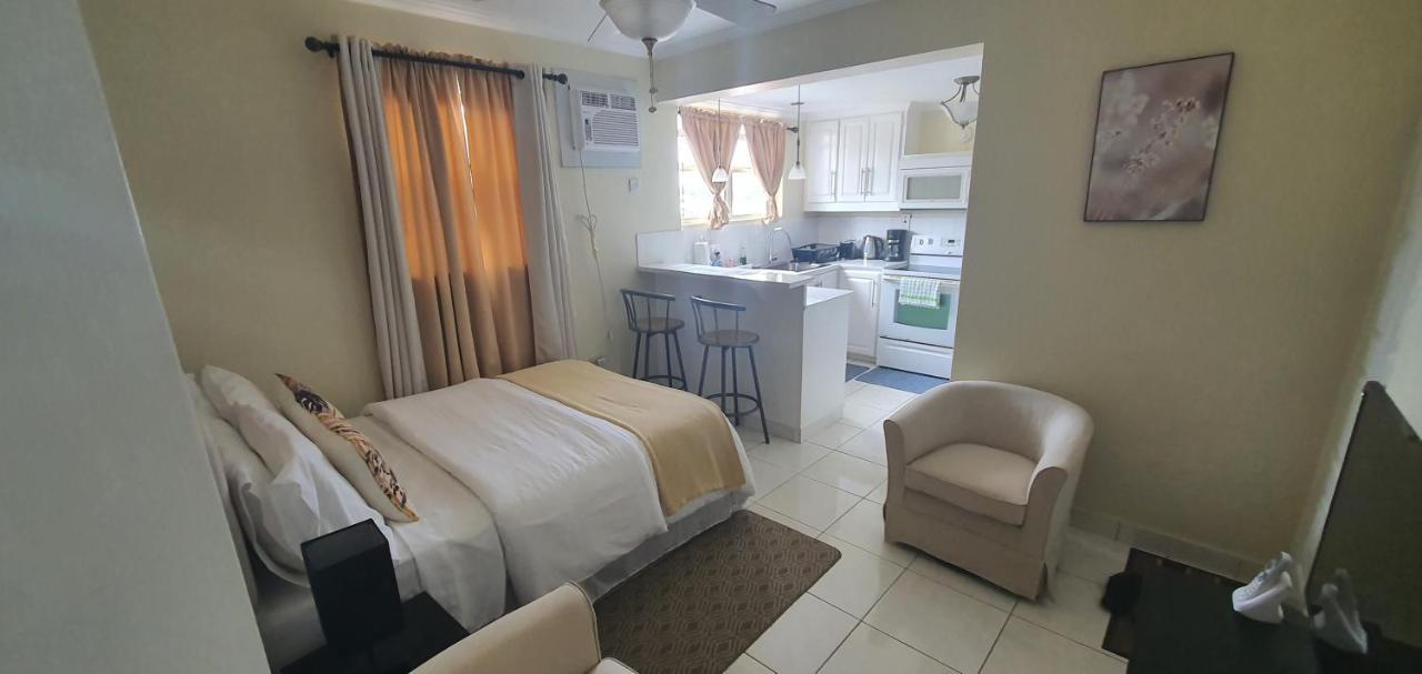 Hastings Towers 4D - Studio Apt Opp Beach Μπριτζτάουν Εξωτερικό φωτογραφία