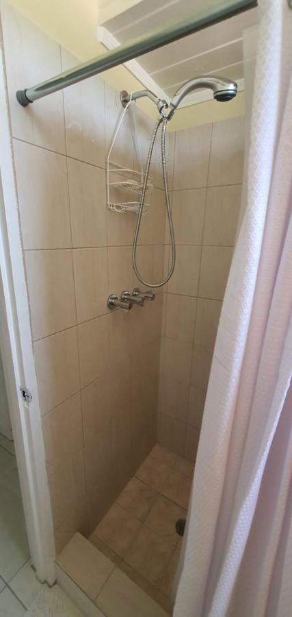 Hastings Towers 4D - Studio Apt Opp Beach Μπριτζτάουν Εξωτερικό φωτογραφία